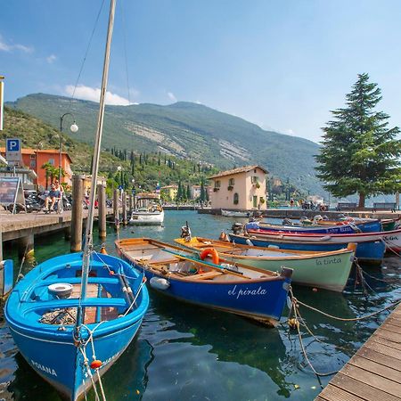 Paulie Apartment - Happy Rentals Riva del Garda Kültér fotó